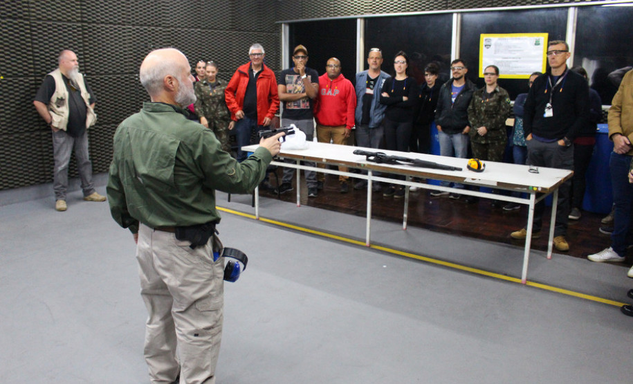 PCPR orienta profissionais da imprensa para trabalho em área de conflito armado.