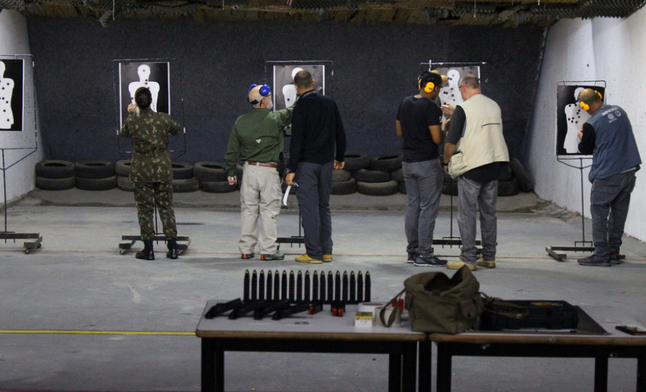 PCPR orienta profissionais da imprensa para trabalho em área de conflito armado.