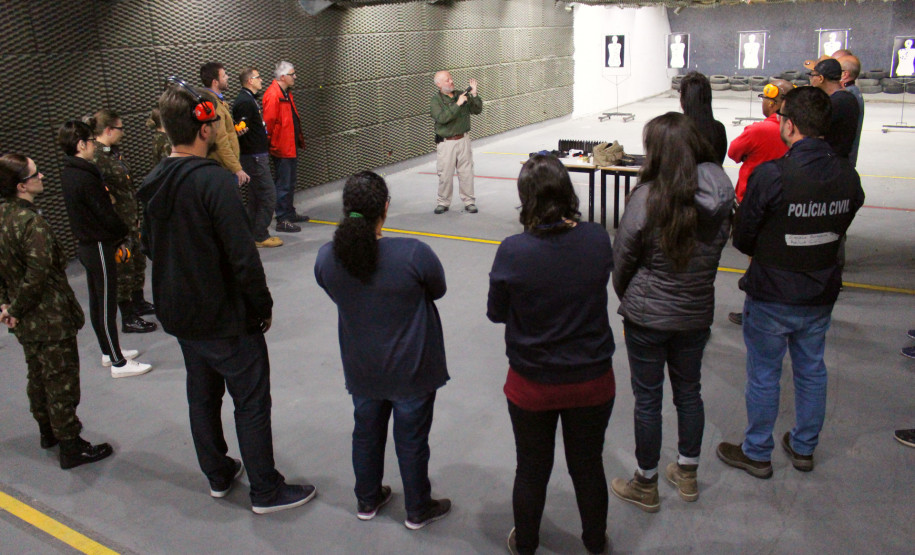 PCPR orienta profissionais da imprensa para trabalho em área de conflito armado