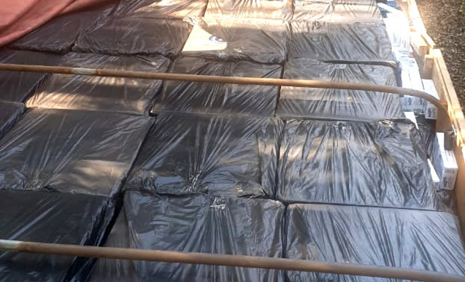 PCPR apreende cigarros paraguaios durante ação conjunta em Santa Terezinha do Itaipu