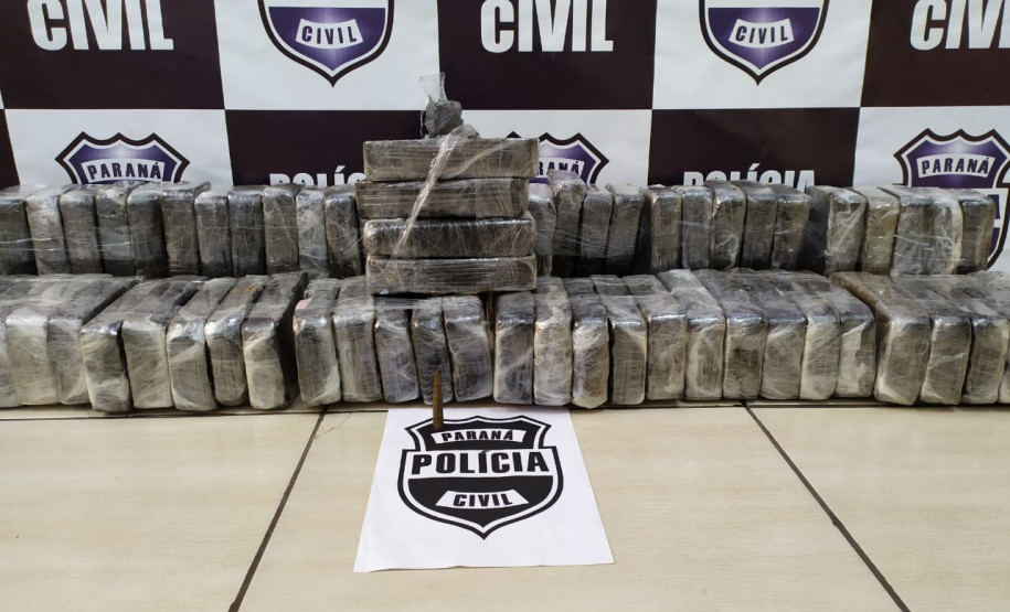 PCPR apreende 65 quilos de crack em Foz do Iguaçu PCPR apreende 65 quilos de crack em Foz do Iguaçu.
