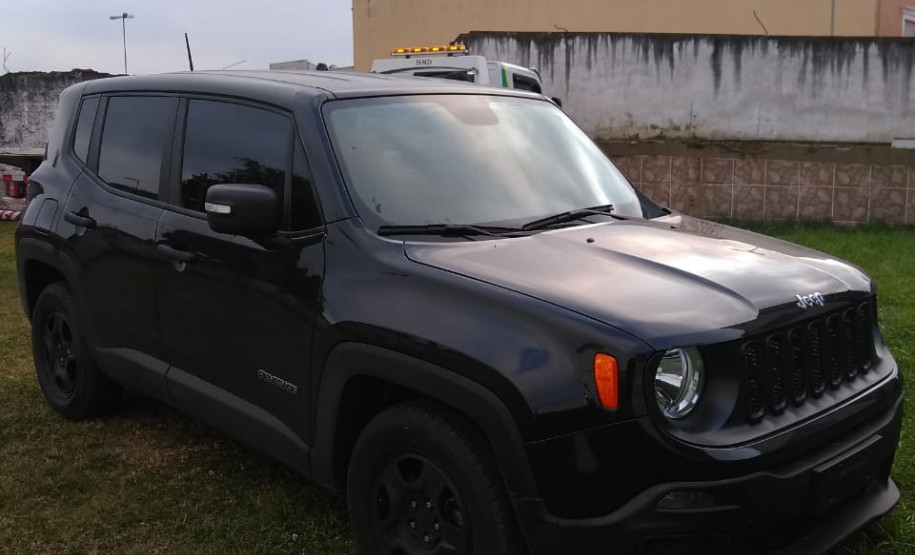 PCPR recupera veículo roubado e prende dupla suspeita de receptação em Curitiba