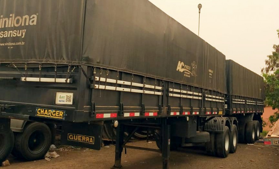 PCPR recupera caminhão bitrem em Cambé.