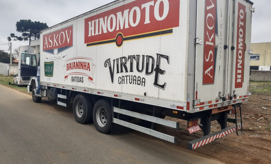 PCPR recupera caminhão e carga avaliada em R$ 140 mil em Fazenda Rio Grande