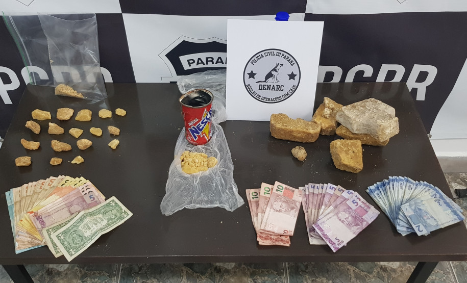 PCPR deflagra operação e apreende drogas com o apoio de cães farejadores PCPR deflagra operação e apreende drogas com o apoio de cães farejadores
