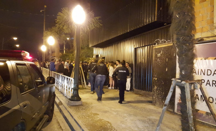 PCPR fiscaliza bares e casas noturnas de Ponta Grossa PCPR fiscaliza bares e casas noturnas de Ponta Grossa