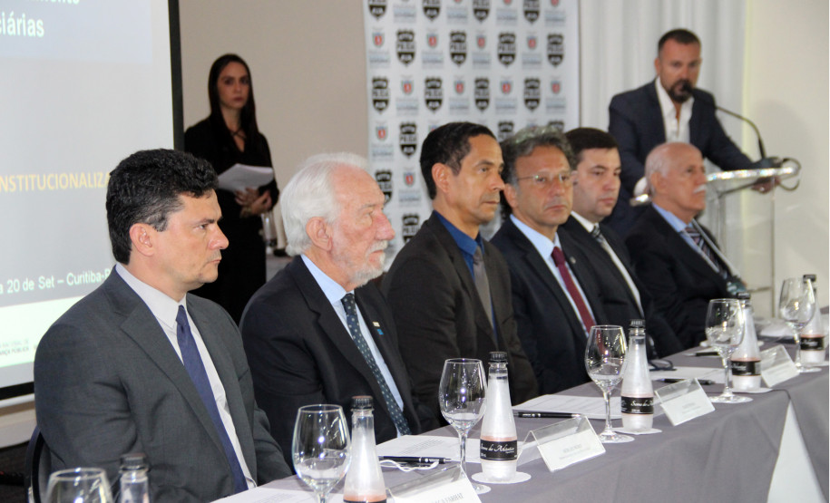 Ministério da Justiça e Secretaria de Segurança Pública do Paraná unem esforços para o fortalecimento da polícia judiciária