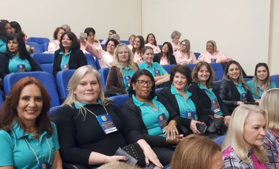 Policiais civis paranaenses participam de encontro da mulher policial em Santa Catarina --