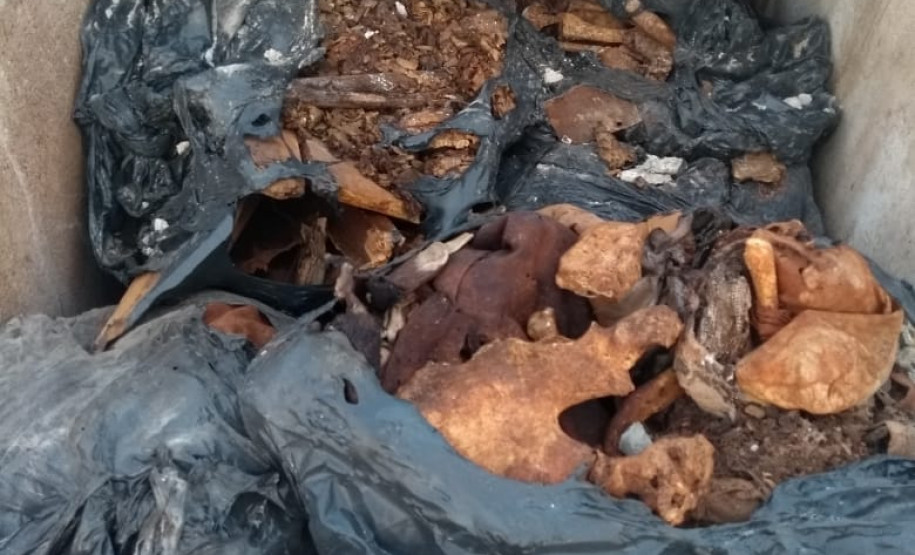 Operação da PCPR prende 13 pessoas suspeitas de vender terrenos de cemitério em Ibiporã Operação da PCPR prende 13 pessoas suspeitas de vender terrenos de cemitério em Ibiporã