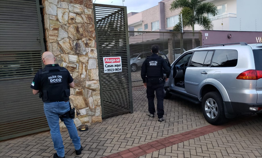 Operação da PCPR prende 13 pessoas suspeitas de vender terrenos de cemitério em Ibiporã Operação da PCPR prende 13 pessoas suspeitas de vender terrenos de cemitério em Ibiporã