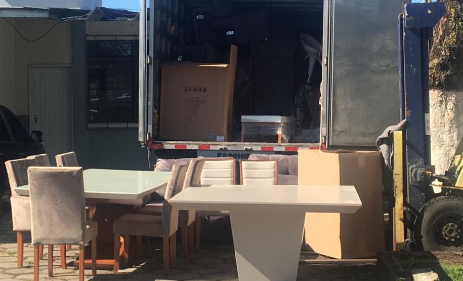 PCPR prende dupla suspeita de aplicar golpe em loja de móveis de Curitiba