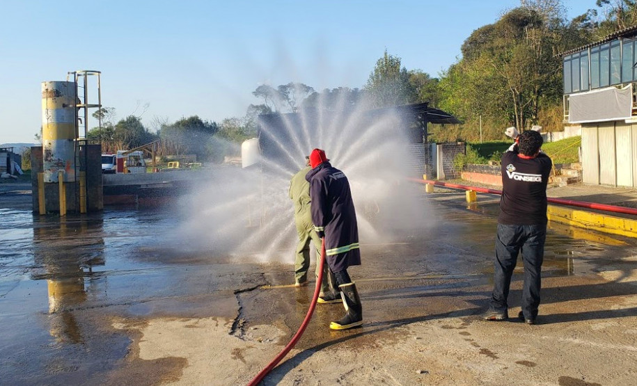 PCPR capacita servidores para prevenção e combate à incêndio