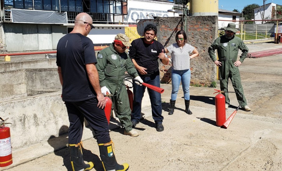 PCPR capacita servidores para prevenção e combate à incêndio