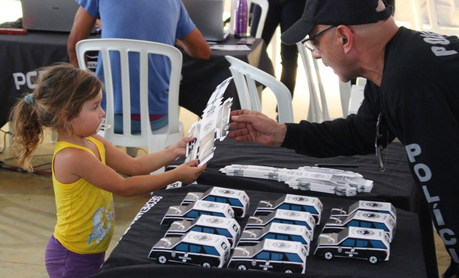 PCPR leva serviços e informação ao Paraná Cidadão em Colombo