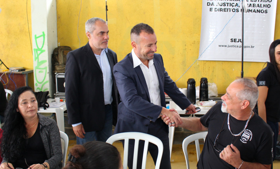 PCPR leva serviços e informação ao Paraná Cidadão em Colombo