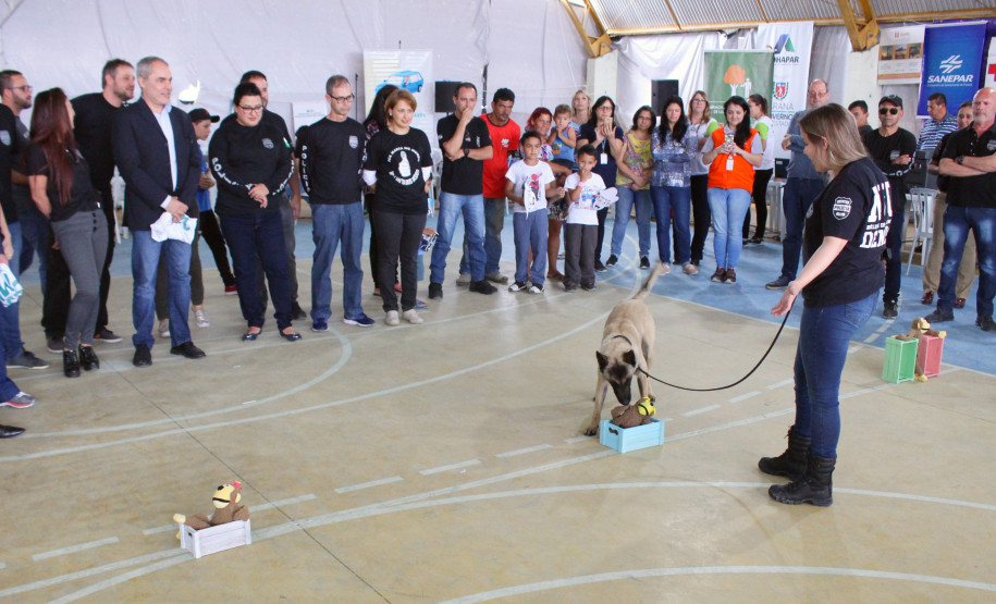 PCPR leva serviços e informação ao Paraná Cidadão em Colombo