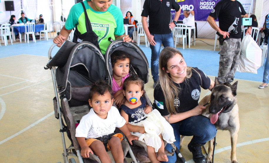 PCPR leva serviços e informação ao Paraná Cidadão em Colombo