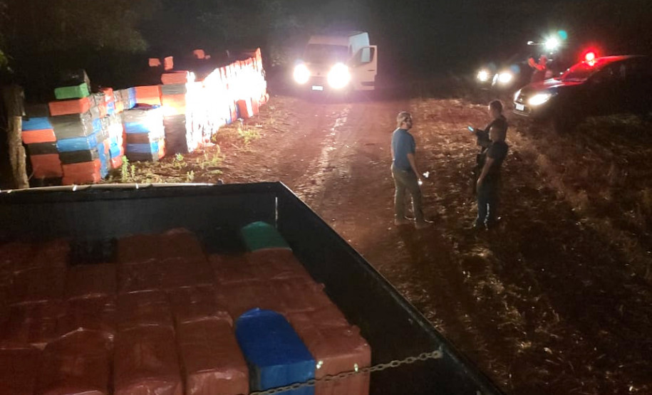 PCPR apreende mais de 400 mil maços de cigarros em operação da PF no Oeste do Estado PCPR apreende mais de 400 mil maços de cigarros em operação da PF no Oeste do Estado