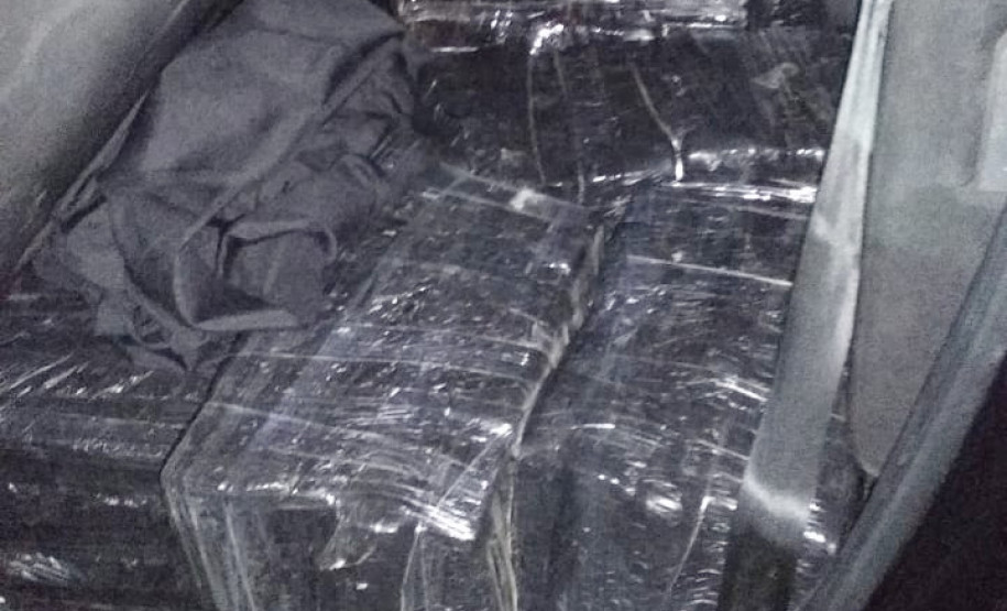 PCPR prende suspeitos com 267 quilos de maconha em Santa Catarina PCPR prende suspeitos com 267 quilos de maconha em Santa Catarina