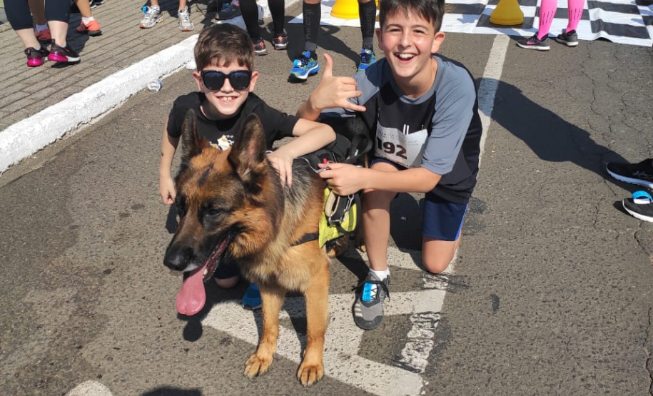 Primeira corrida e caminhada da PCPR em Ponta Grossa reúne 450 pessoas Primeira corrida e caminhada da PCPR em Ponta Grossa reúne 450 pessoas