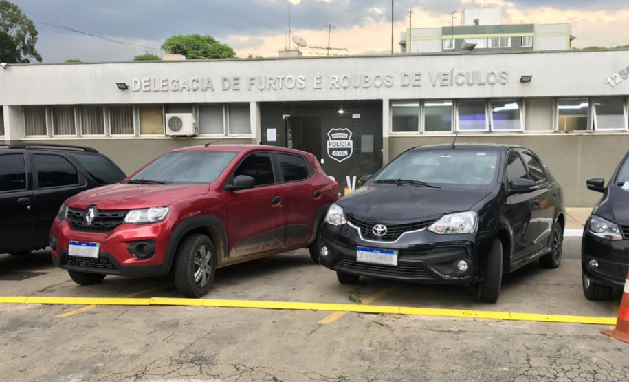 PCPR recupera dois veículos com alertas de furto e roubo na RMC PCPR recupera dois veículos com alertas de furto e roubo na RMC