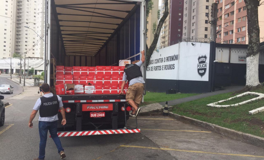 PCPR recupera carga roubada de cervejas avaliada R$ 116 mil PCPR recupera carga roubada de cervejas avaliada R$ 116 mil