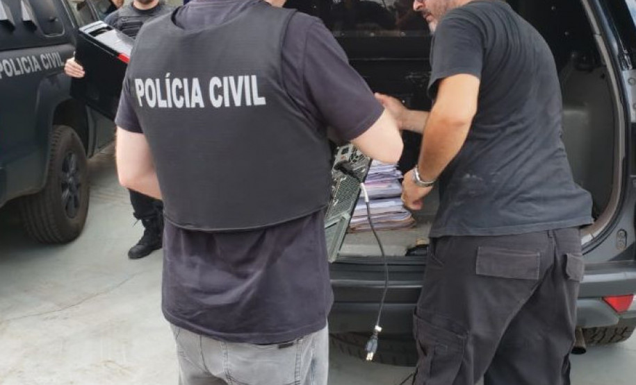 PCPR prende dois comerciantes por crime ambiental em Campo Mourão PCPR prende dois comerciantes por crime ambiental em Campo Mourão