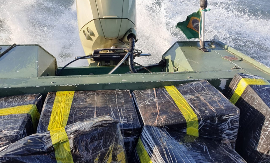 PCPR apreende 300 quilos de agrotóxicos e sapatos falsificados durante operação Hórus