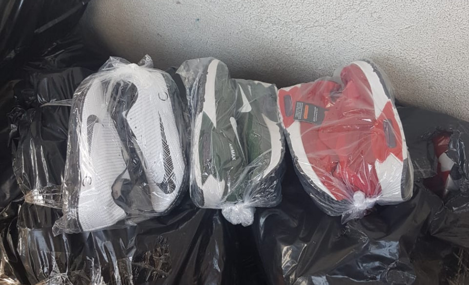 PCPR apreende 300 quilos de agrotóxicos e sapatos falsificados durante operação Hórus