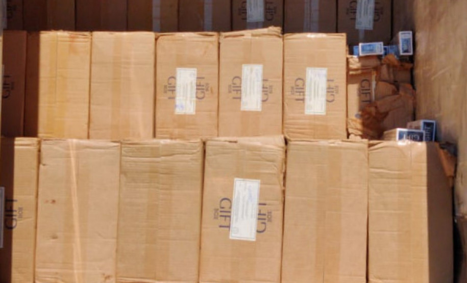 PCPR, PRF e Receita Federal apreendem carga de cigarros em Maringá PCPR, PRF e Receita Federal apreendem carga de cigarros em Maringá