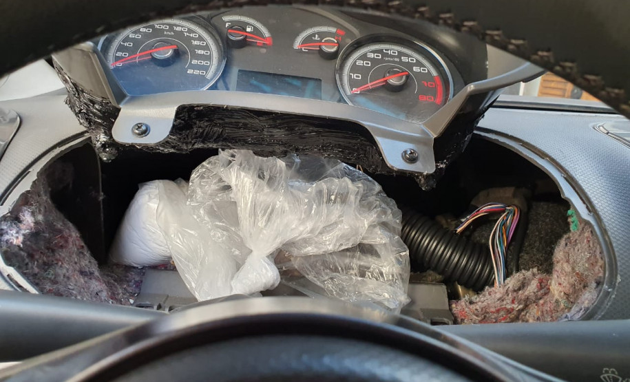 PCPR prende suspeito por tráfico de drogas em Araúcaria PCPR prende suspeito por tráfico de drogas em Araúcaria