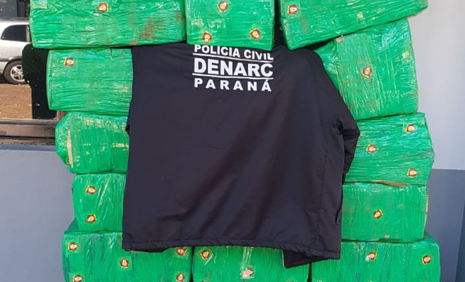 PCPR prende 10 pessoas em operação contra o tráfico na Capital e região Oeste do Estado PCPR prende 10 pessoas em operação contra o tráfico na Capital e região Oeste do Estado