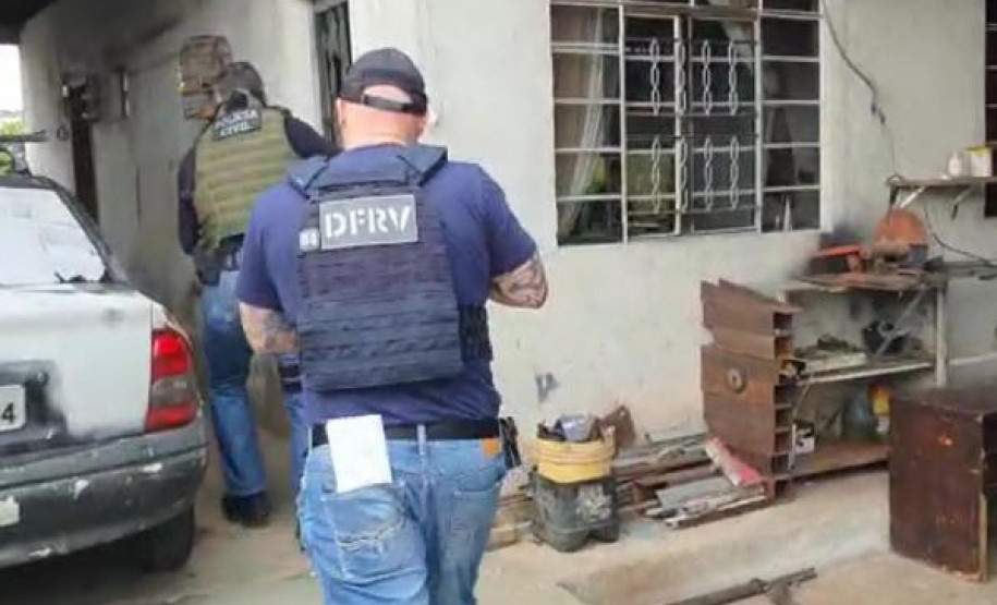 PCPR prende 19 pessoas envolvidas em furtos e roubos de veículos em Curitiba e RMC PCPR prende 19 pessoas envolvidas em furtos e roubos de veículos em Curitiba e RMC