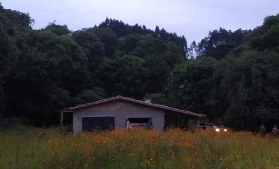 PCPR recupera carga roubada de 16 toneladas e prende dois suspeitos em Mandirituba PCPR recupera carga roubada de 16 toneladas e prende dois suspeitos em Mandirituba