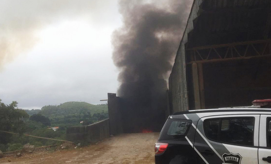 PCPR incinera 700 quilos de drogas na RMC PCPR incinera 700 quilos de drogas na RMC