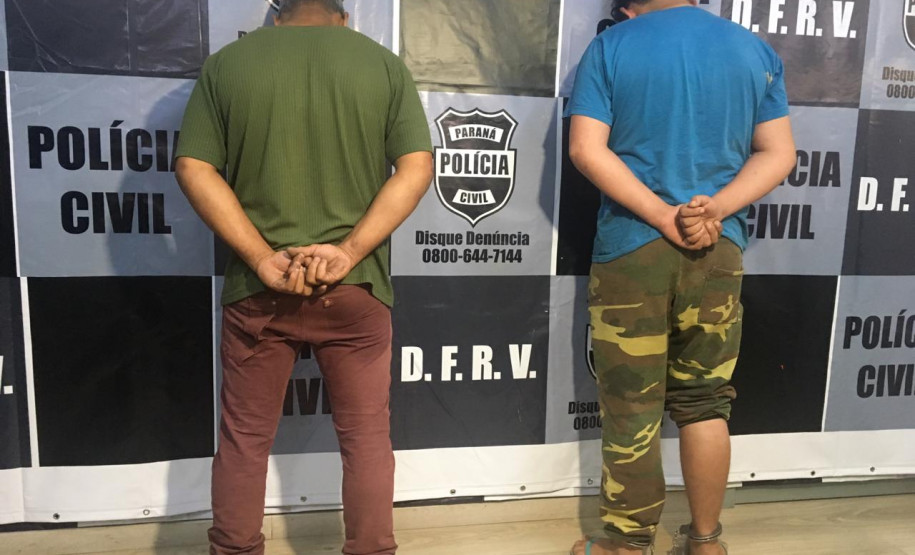 PCPR prende duas pessoas e recupera quatro carros roubados