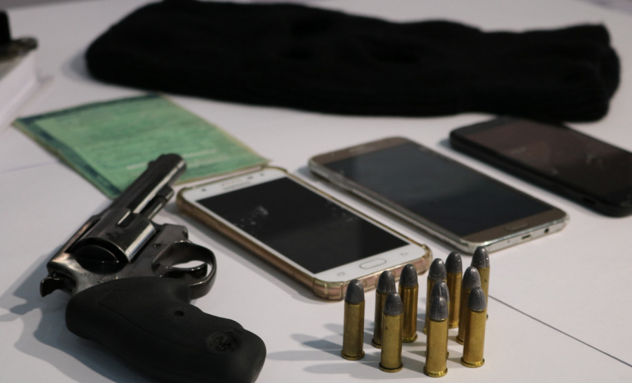 PCPR prende suspeitos de receptação de veículo roubado em Curitiba