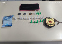 PCPR prende homem e mulher em flagrante por tráfico de drogas em Colombo