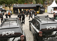 Forças de segurança participam do evento Mulheres em Ação, em Curitiba