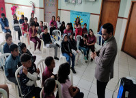 PCPR realiza palestra educativa sobre cyberbullying em um centro de convivência no Tatuquara