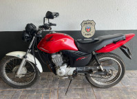 PCPR recupera motocicleta furtada e prende homem por receptação em Mangueirinha